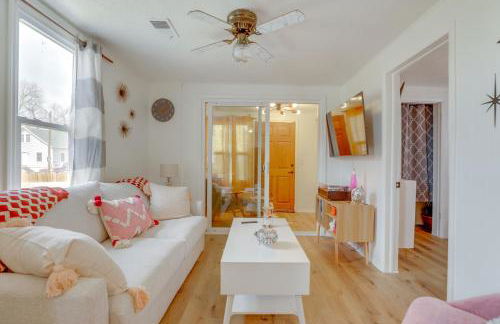 Walk to Memorial Stadium Family Home with Patio - Foto 7