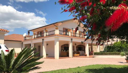 Villa Carmen con piscina - Foto 3, Garden, Garden view