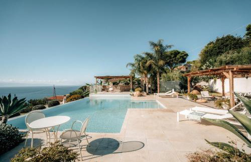 Villa Michaela con piscina privata e vista mare - Foto 9