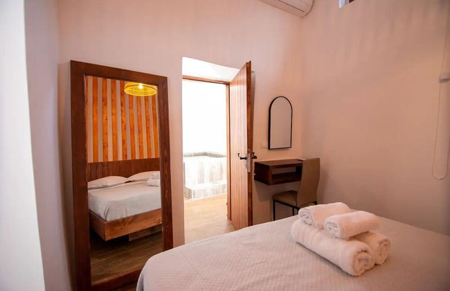 Santorini Luxury Suite w Rooftop Hottub Seaview - Foto 18