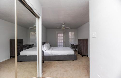 Wyndham 1205 Modern luxe 2BD2BA I Parking - Photo 11