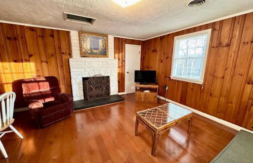 Cottage 4- Lees Ford Marina - Photo 2