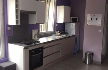 La maison parisienne maison deux pièces à louer au pied du métro - Foto 3