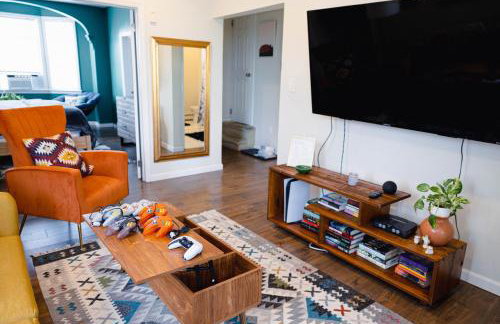 Rainforest Retreat 20m to NYC Parking Sleeps 25 - Foto 35