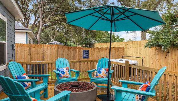 Blue Hour Playfully Designed Beach Home w Hot Tub Fire Pit Game Room - Foto 2, Habitación