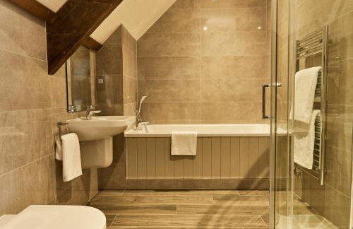 The Carriage House - Photo 9