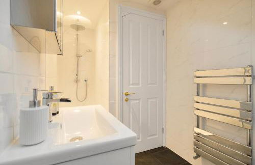 Luxury - Apartment in Battersea Park & Power Station - Foto 18