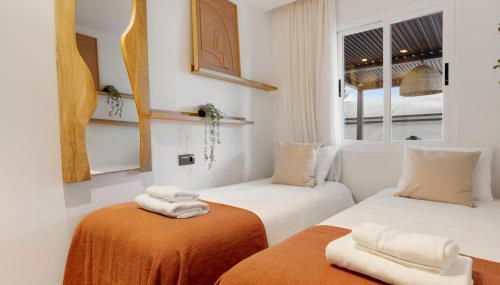 Stylish 2BR in Estepona, Walk to Beach & Old Town - Photo 2