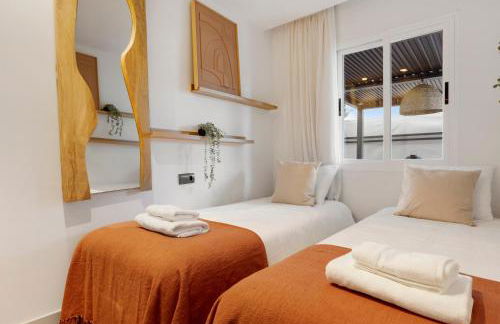 Stylish 2BR in Estepona, Walk to Beach & Old Town - Photo 2