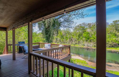 Riverfront Little Red Cabin, Hot Tub, World-class Trout Fishing, Views & Boat Access - Photo 46