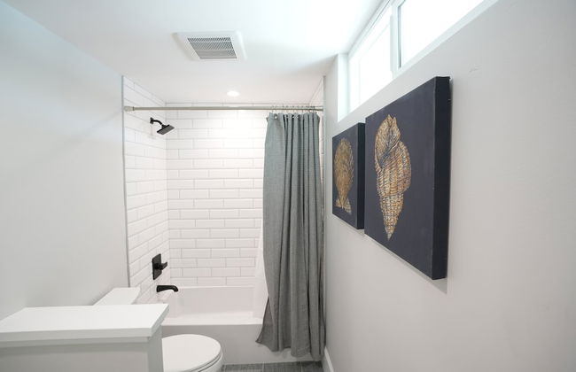 Coming Mid-April 2023! Beautifully upgraded two-story home with backyard oasis - Foto 39