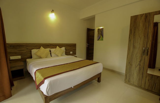 OYO 9792 Home 2BHK Poolside Siolim - Photo 10