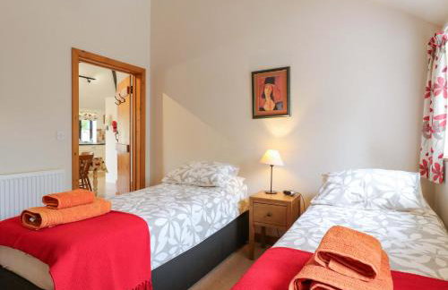 The Golden Cross - Photo 20