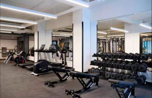 NEW Chic & Cozy 1BD Apartment Near East River, Minutes from Central Park - Foto 25