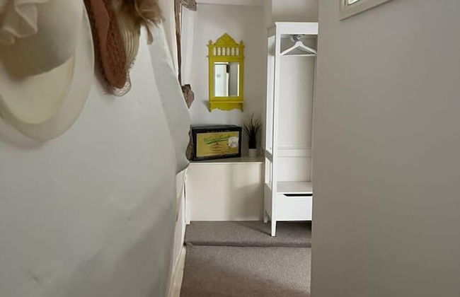 2 Bed Grade 2 - Dates Back to 1500's - Foto 5