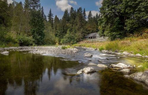 Riverfront Romantic Getaway Rental near Mount Pilchuck in Granite Falls, Washington - Foto 11