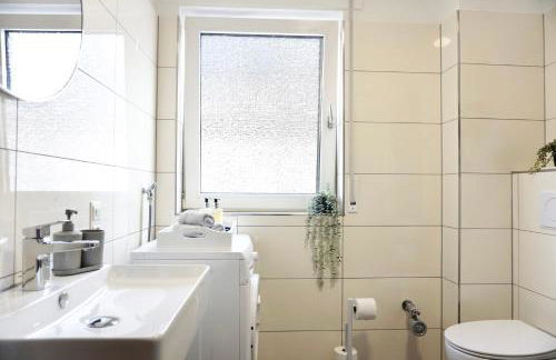 2 Schlafzimmer Wohnung mit Balkon und privatem Stellplatz unmittelbar an der Mosel für bis zu 8 Gäste - Foto 8