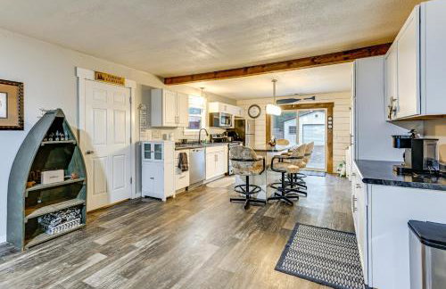 1 Mi to Lake Arbutus Pet-Friendly Home, Fire Pit - Foto 5