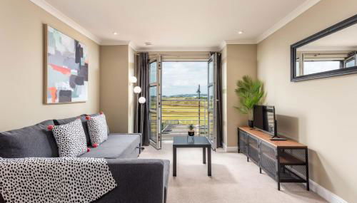 Old Prestwick View - Donnini Apartments - Photo 2