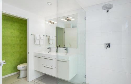 Far Far Away in Vista Las Palmas by ACME House Company - Foto 6