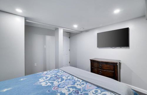 4BR Newark Stay w/ Parking And Fast Wi-Fi - Foto 18