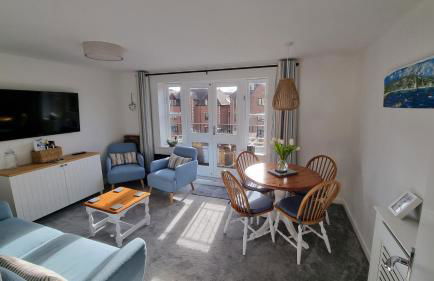 HighTide - 2 bed with parking, balcony & sea view. - Photo 14