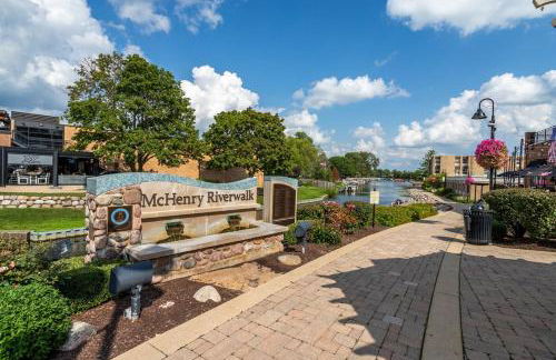 Entire Home on the water, 2 kayaks, Game room, Firepit, BBQ grill, Netflix WiFi - Foto 49