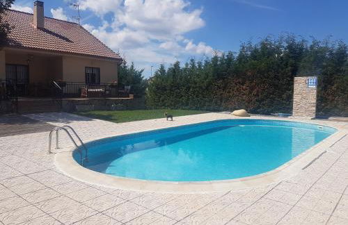 La Triqueta Casa Rural con Piscina y Barbacoa, ideal para familias y grupos - Foto 12