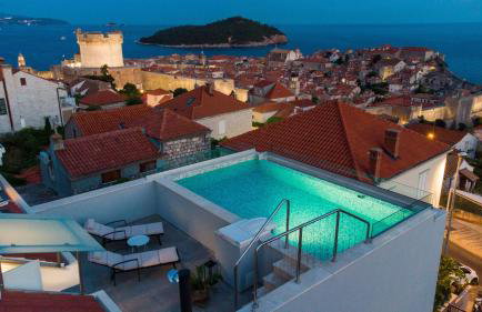 Royal Fort - The View Rooftop pool - Photo 27