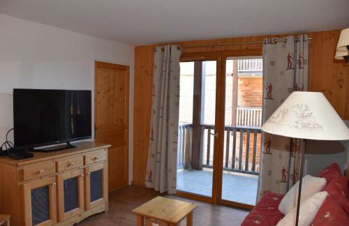 Appartement 6 places aux pieds des pistes avec piscine, wifi et parking privé, salle de bain refaite à neuf - Foto 5