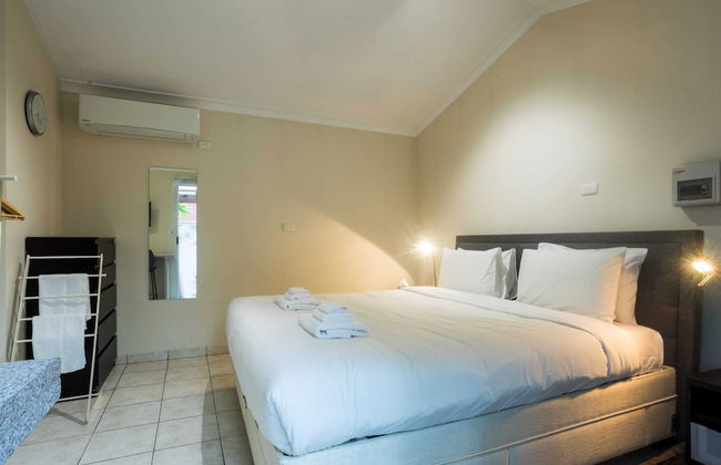 Studio Granny Flat in Melville With Patio - Photo 1