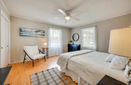 Lakefront Troutman House with Spectacular Sunsets! - Foto 21