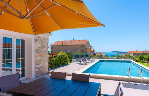 Villa Mirage with Private Heated Pool - Photo 7