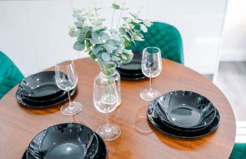 Heart of Didsbury Luxury 2 Bed Apartment by HASS HAUS - Photo 16