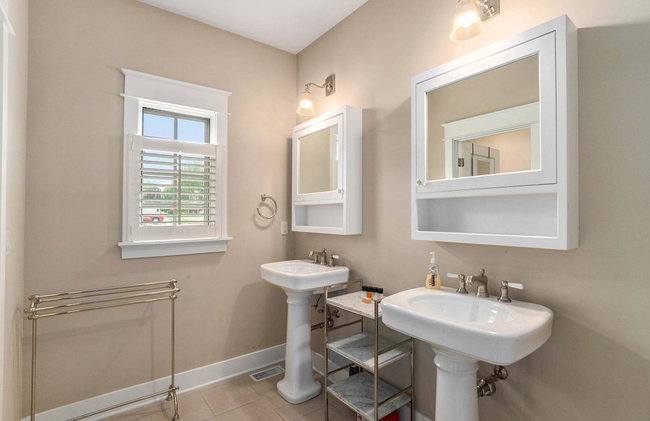 Lake Effect 3BR Home Steps to Everything 27 - Foto 61