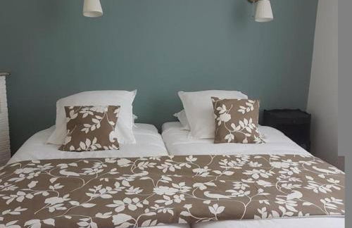 Maison rénovée à Moulins avec jardin et véranda - FR-1-489-469 - Foto 8