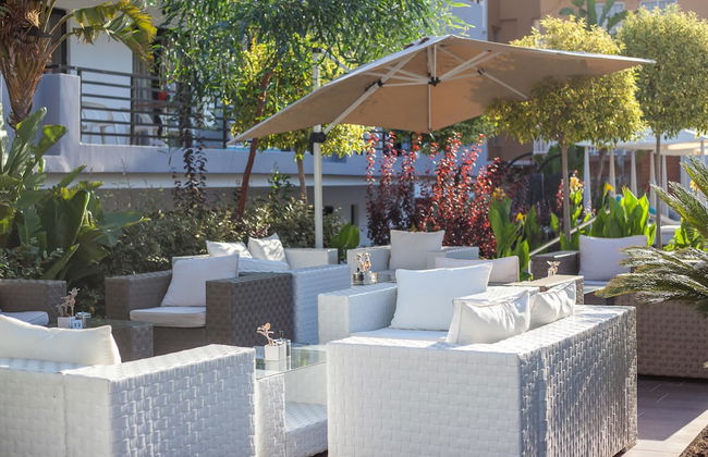 Sunny Days Hotel Apt - Photo 19