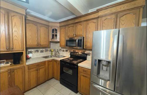 1 BR 1 Bath Airport SpaceX LNG WashDry Yard Patio Pets - Foto 12