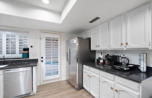 Large Pool With Diving Board, Remodeled 3bdrm, Near State Farm STDM and More! - Foto 55