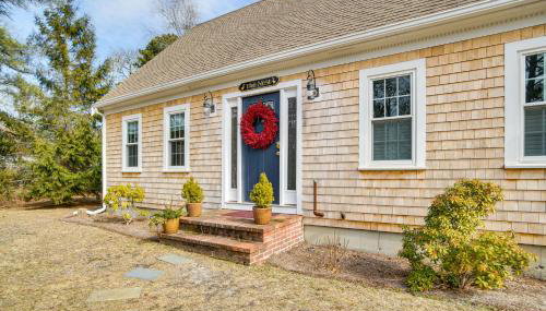 1 Mi to Sand! Mid-Cape Chatham with Furnished Deck - Foto 3