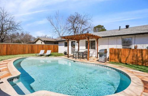 Luxury 4Bed 2Bath Hidden Gem w Backyard Oasis - Foto 31