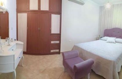 Pirofani Villa Apartments - Photo 25