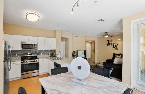 Luxury 2BR/2BA!5Min to Disney! Angelstadium! HondaCenter. - Photo 13