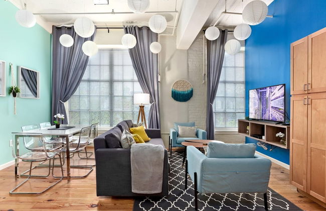 City Center Apartment, Walk Everywhere, Wifi - Photo 1