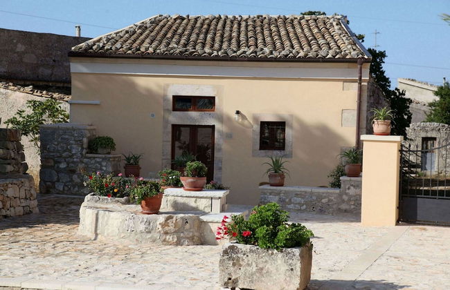 Artemisia Resort - Photo 15