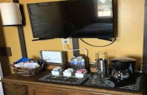 Farm House Cabin, Patio, TV Room, Games, BBQ, Campfire - Foto 24