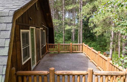 8BR 5BA Huge Dog Friendly Log Cabin near Wisconsin Dells and Lake sleeps 25plus - Foto 59