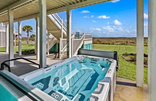 Beachfront Hideaway! Luxury Beachfront, SwimSpa, Game Room, Firepit by Bolivar Vacations - Foto 66