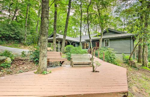 1 Mi to Marina Lake Toxaway Cabin with Fire Pit - Foto 30