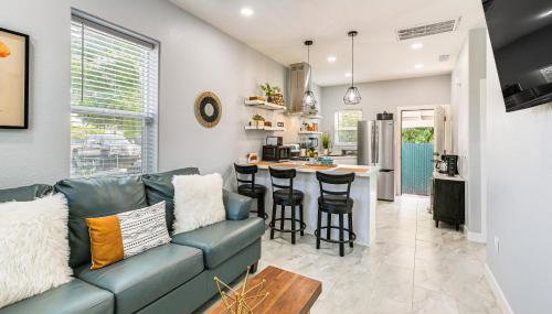 Small-Town Charm & Patio Dining: Home in Madera! - Foto 5